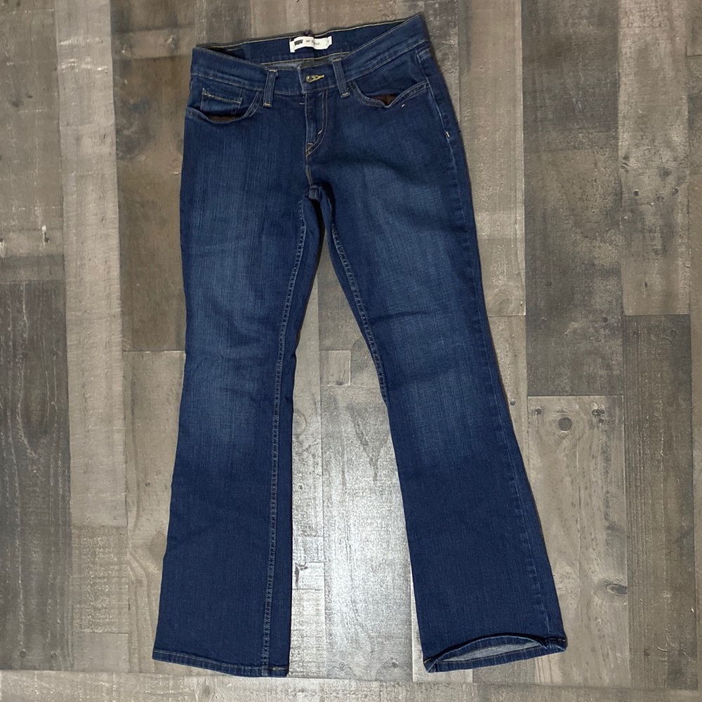 Women’s Levi jeans!